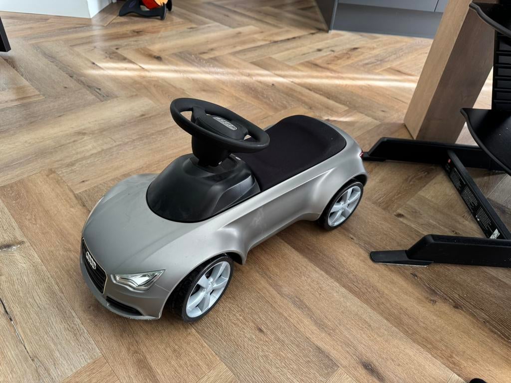 Loopauto audi, Kinderen en Baby's, Speelgoed | Buiten | Voertuigen en Loopfietsen, Ophalen, Zo goed als nieuw