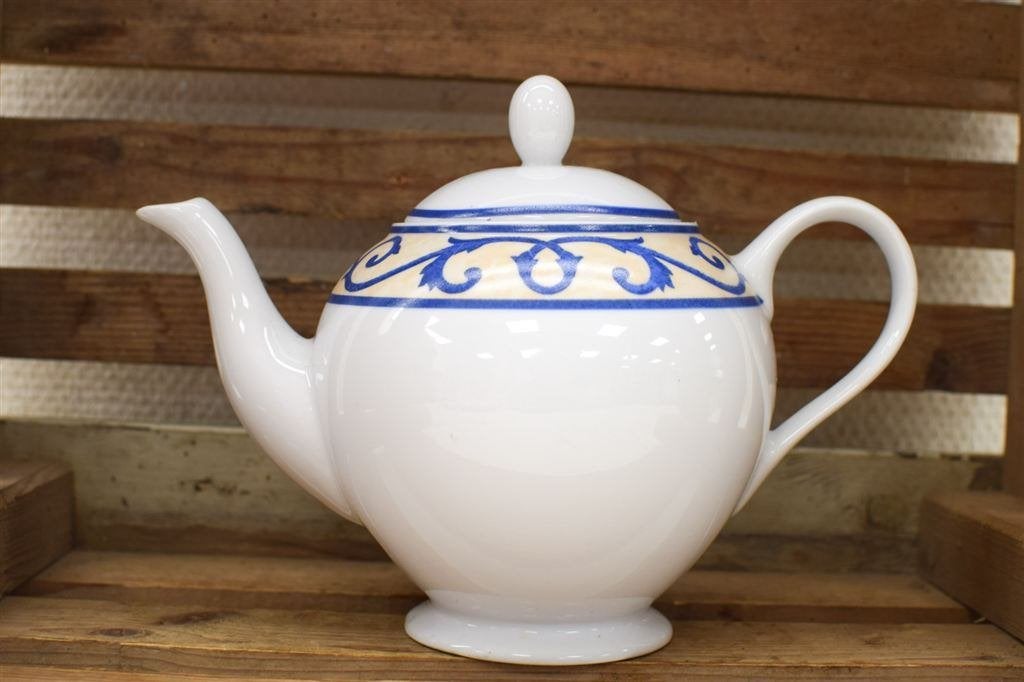Art & Design porseleinen koffiepot 45898, Gebruikt, Ophalen of Verzenden, Bord(en), Overige stijlen