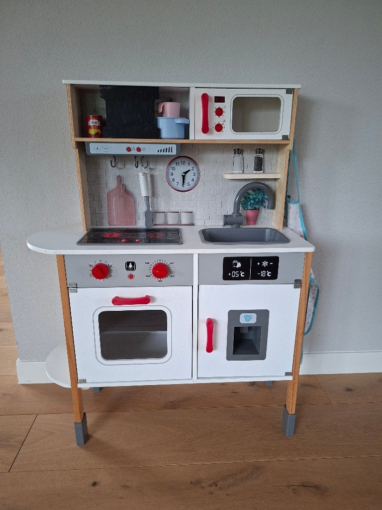 Houten speelkeuken met magnetron en accessoires, Ophalen, Gebruikt, Hout, Speelkeuken