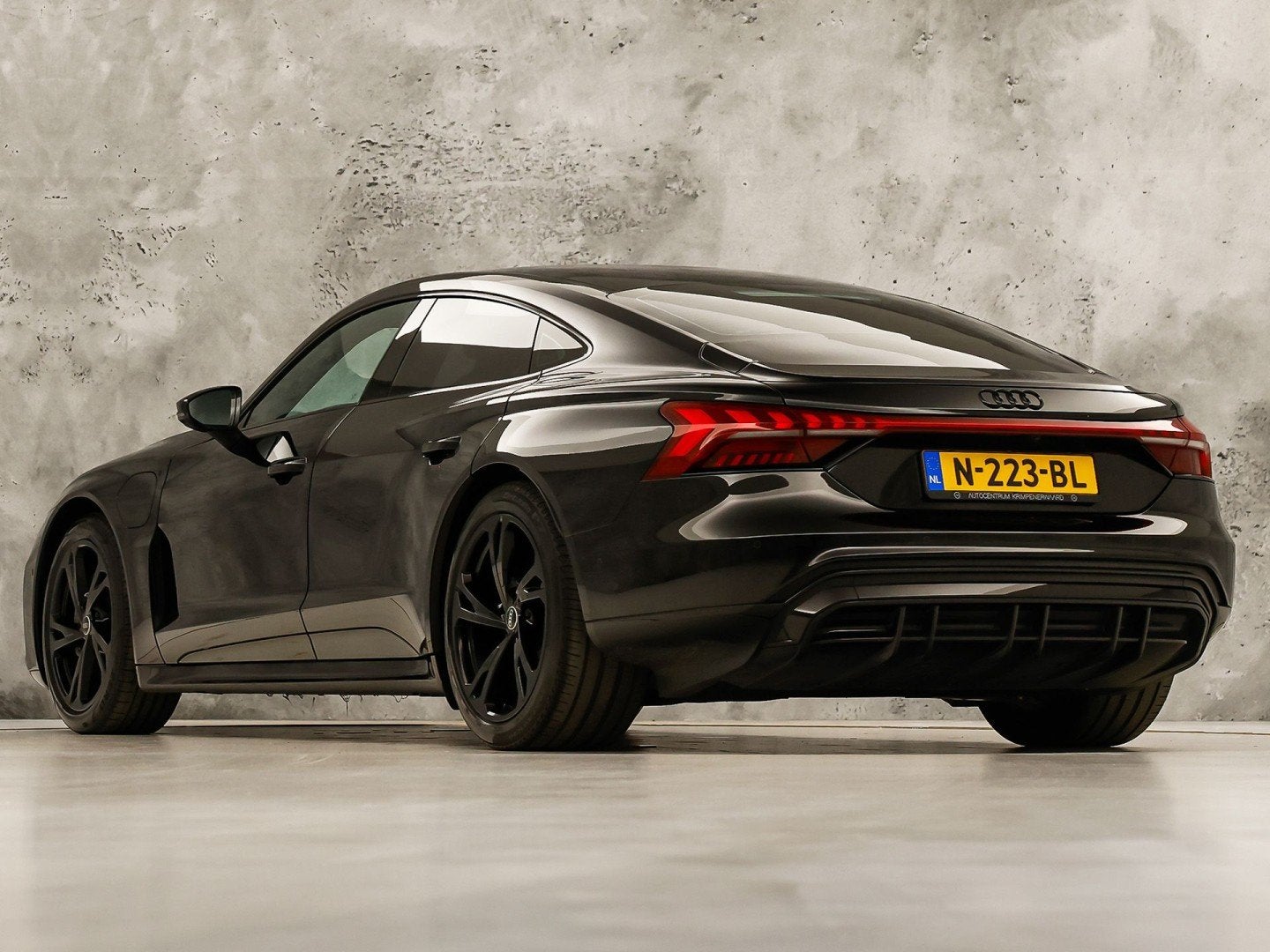 Audi e-tron GT GT 93 kWh Automaat 476Pk (PANORAMADAK, APPLE, Auto's, Audi, Automaat, 12 maanden, Gebruikt, Zwart