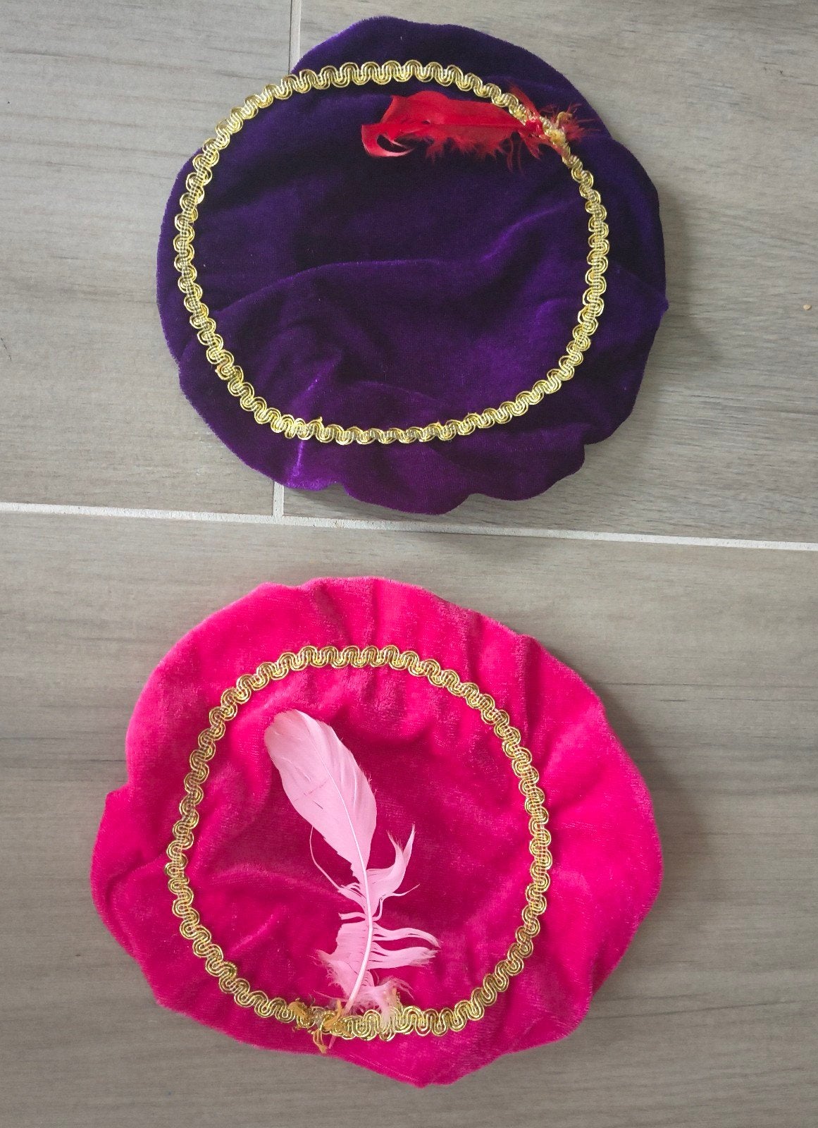 Zwarte Pieten mutsjes, Ophalen