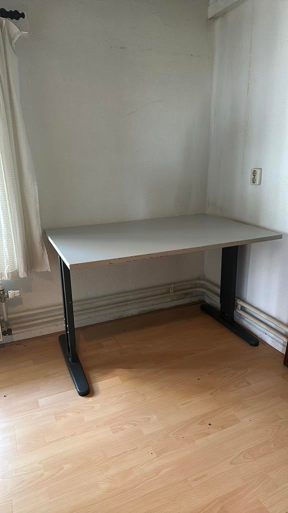 Gratis bureau, Huis en Inrichting, Ophalen, Zo goed als nieuw