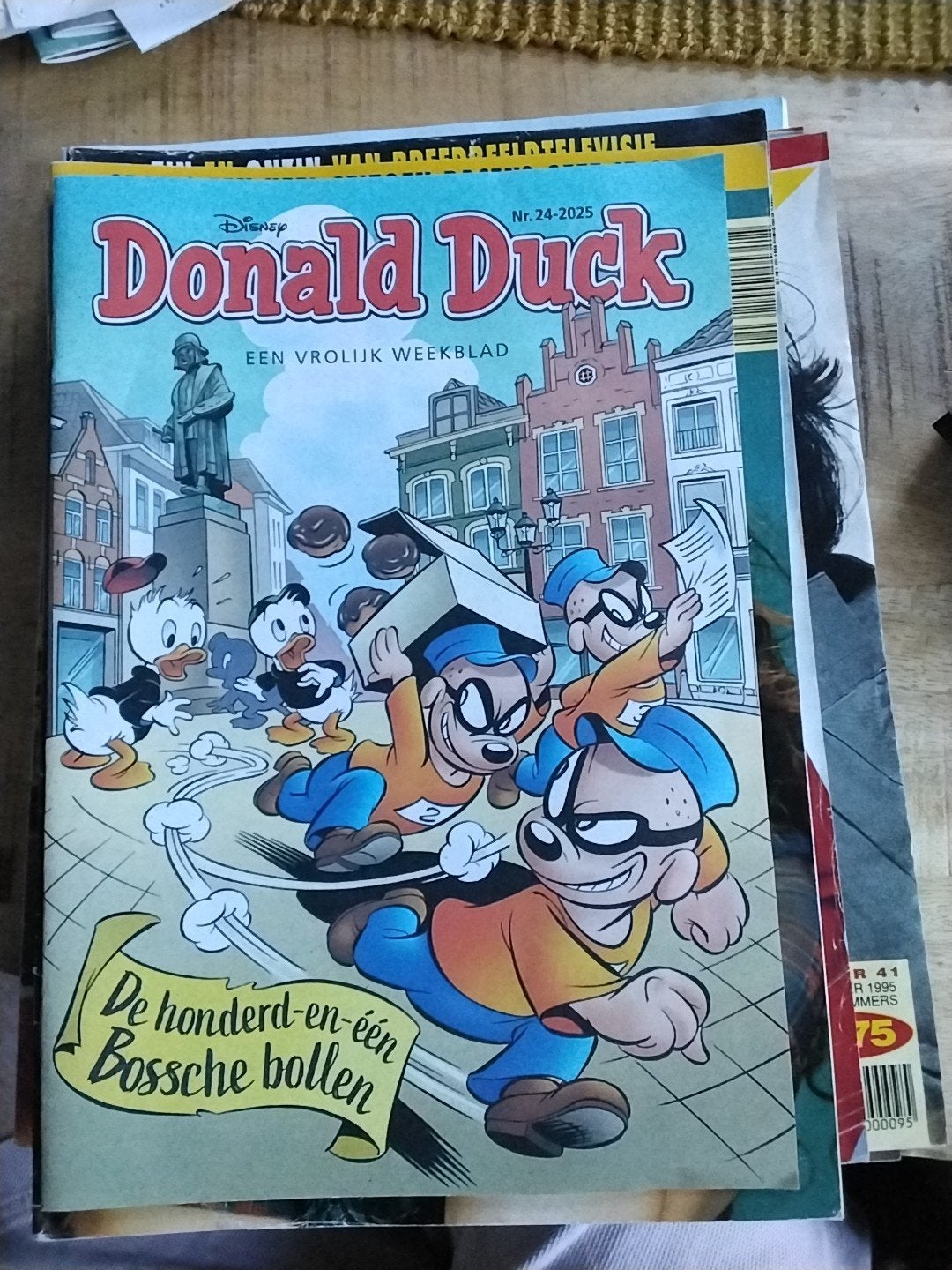 Donald Duck Weekblad  24-2025 -  honderd-en-één Bossche bo, Ophalen of Verzenden