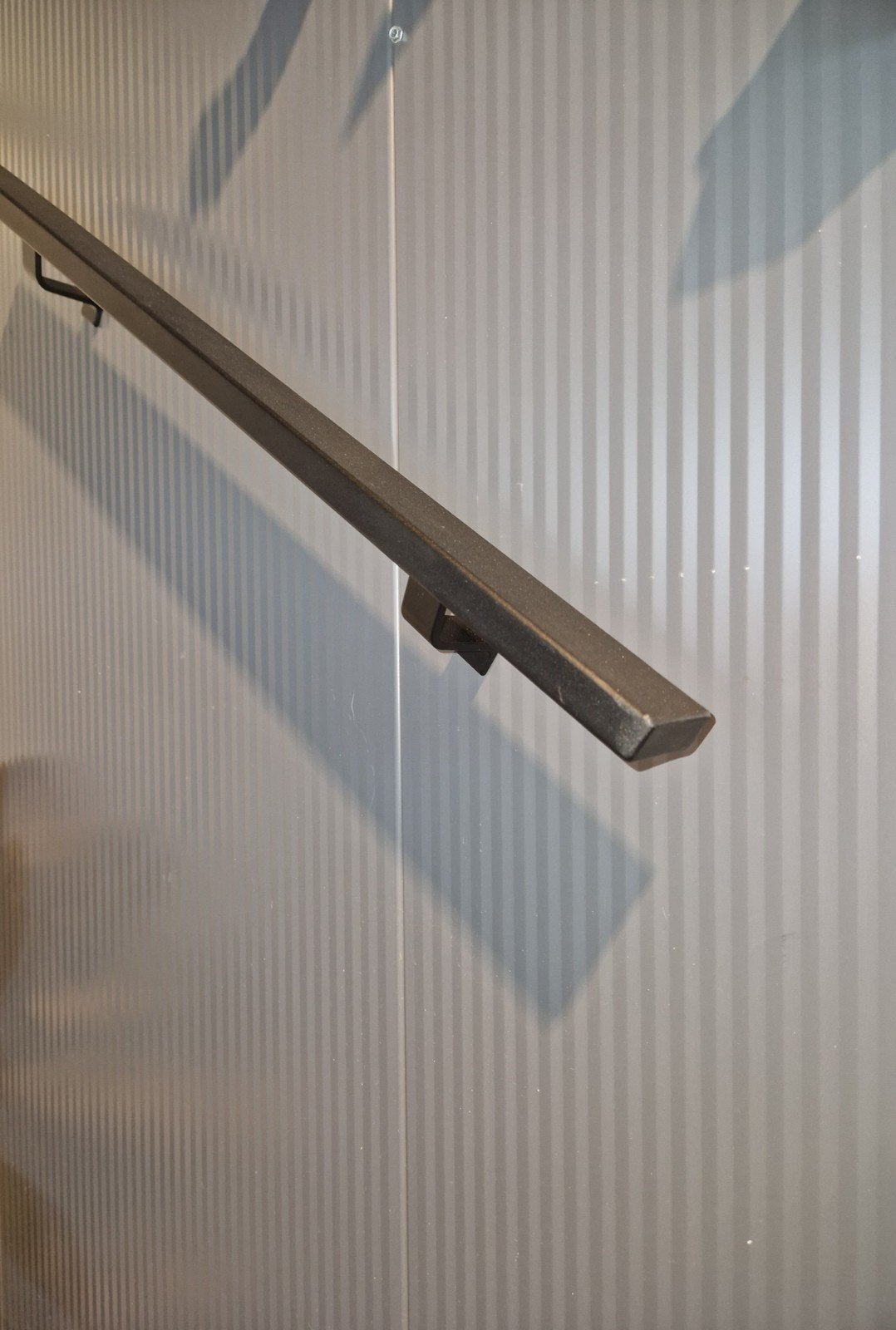 stalen trapleuning op maat gepoedercoat, 45€pm incl houders, Industrieel suar interieur, Zwart, Info@industrieel-suar-interieur.nl