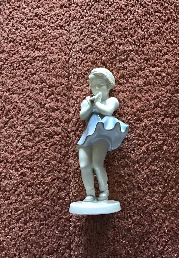 Beeldje meisje in blauw jurkje, Ophalen of Verzenden, Zo goed als nieuw, Mens