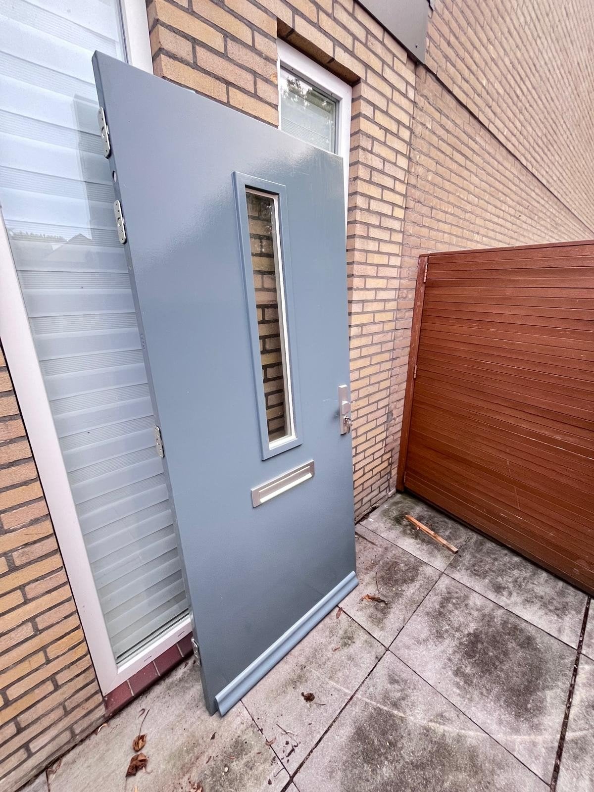nieuwe houten voordeur met glas en brievenbus, Doe-het-zelf en Verbouw, Ophalen, 80 tot 100 cm, Nieuw, Buitendeur
