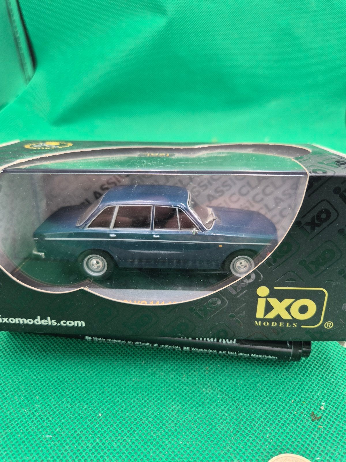 41 volvo 144 1971 blue 1/43 Ixo, Ophalen of Verzenden, Zo goed als nieuw, Auto, Overige merken