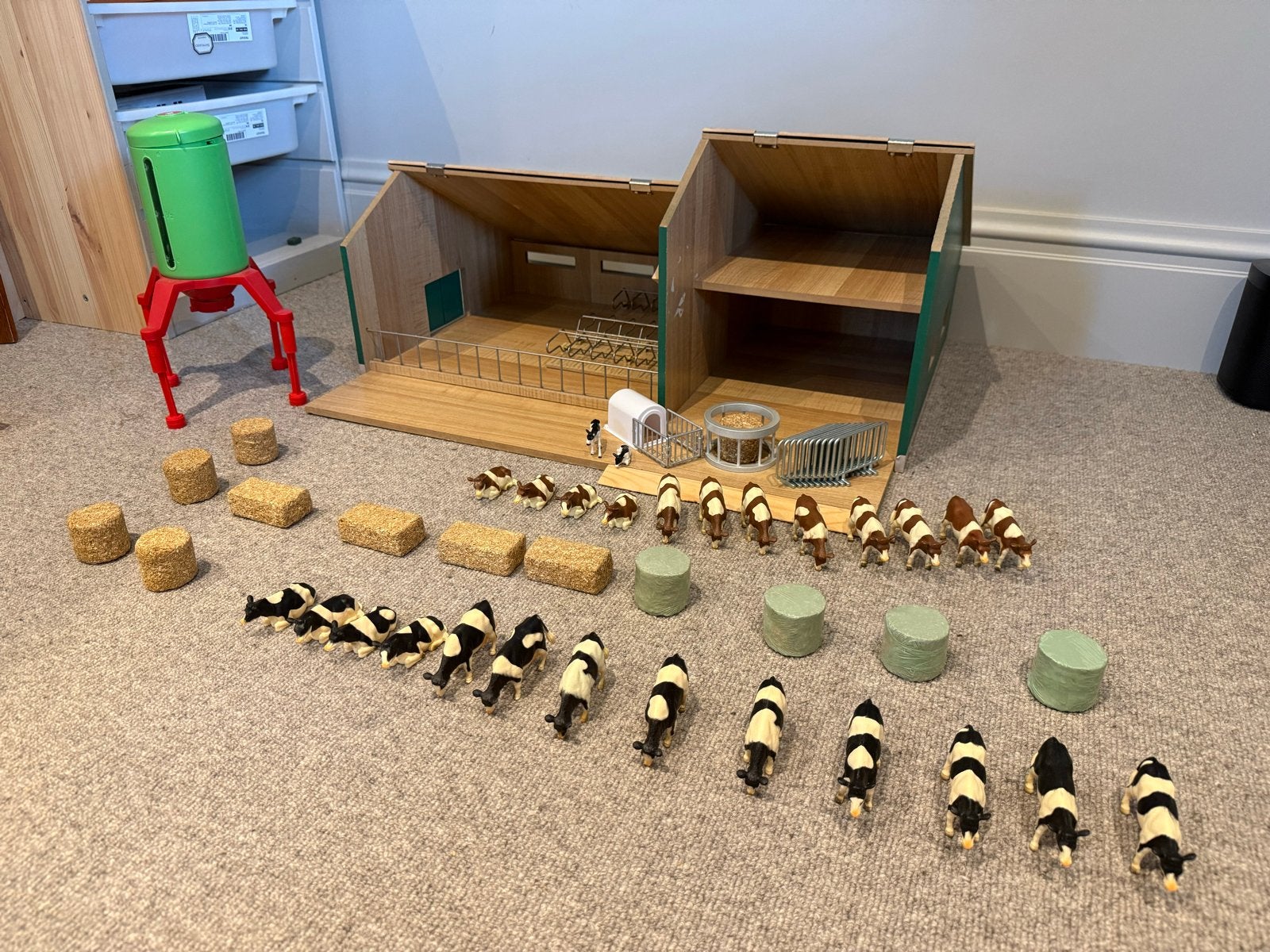 KidsGlobe Schuur met Siku Silo, Koeien, Kalfjes en Hekken, Ophalen, Zo goed als nieuw, Jongen of Meisje