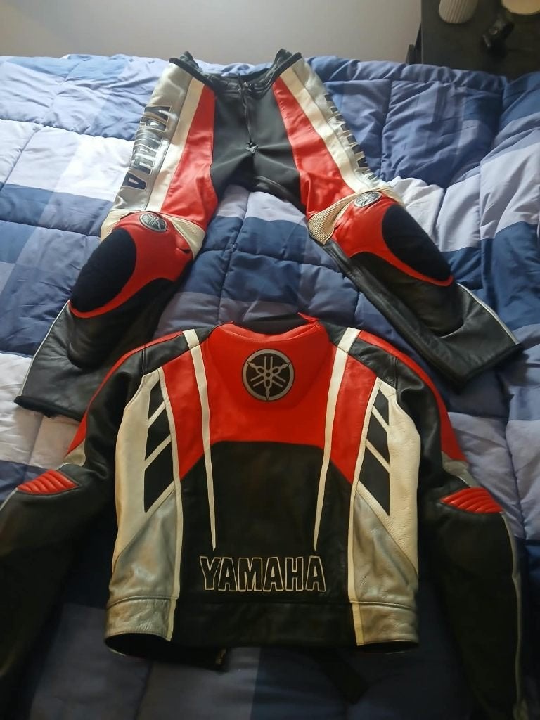 Yamaha lederen pak, Motoren, Kleding | Motorkleding, Ophalen of Verzenden, Nieuw zonder kaartje, Combipak, Alpinestars, Dainese, Rev'it!