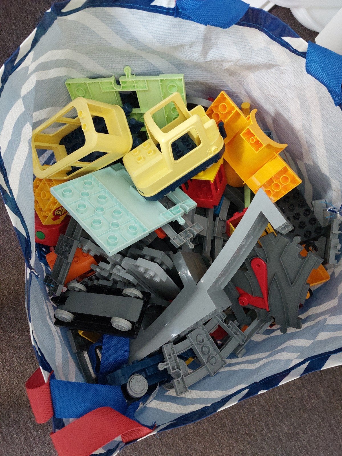 Grote tas duplo treinen, sporen en toebehoren (5kg), Kinderen en Baby's, Speelgoed | Duplo en Lego, Ophalen, Gebruikt, Meerdere sets