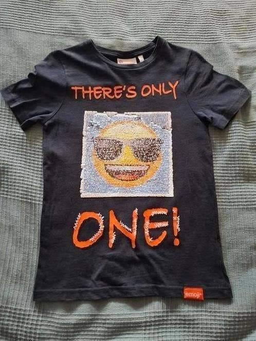 Shirtje merk emoji met omkeerbare pailletten maat 134, Ophalen of Verzenden, Zo goed als nieuw, Emoji, Shirt of Longsleeve