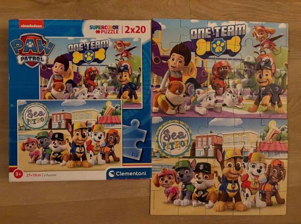 2 puzzels Paw Patrol, Ophalen of Verzenden, 10 tot 50 stukjes, Zo goed als nieuw, 2 tot 4 jaar