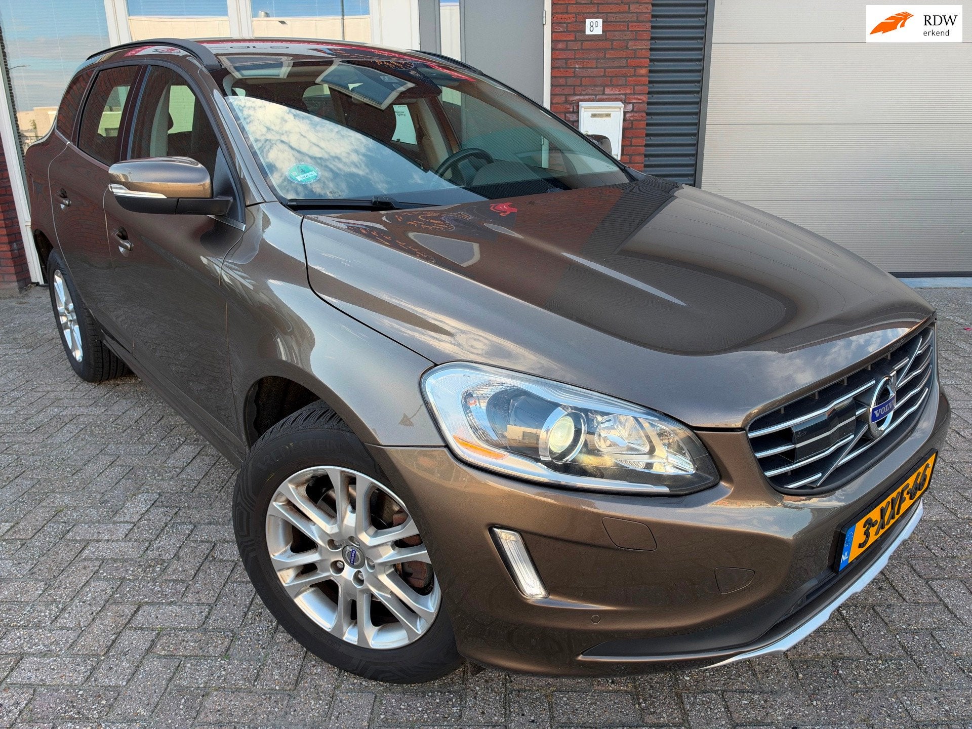 Volvo XC60 2.0 D4 FWD Summum / Navi / PDC / Memory / Blis /, Auto's, 4 cilinders, 1634 kg, Leder en Stof, Bedrijf