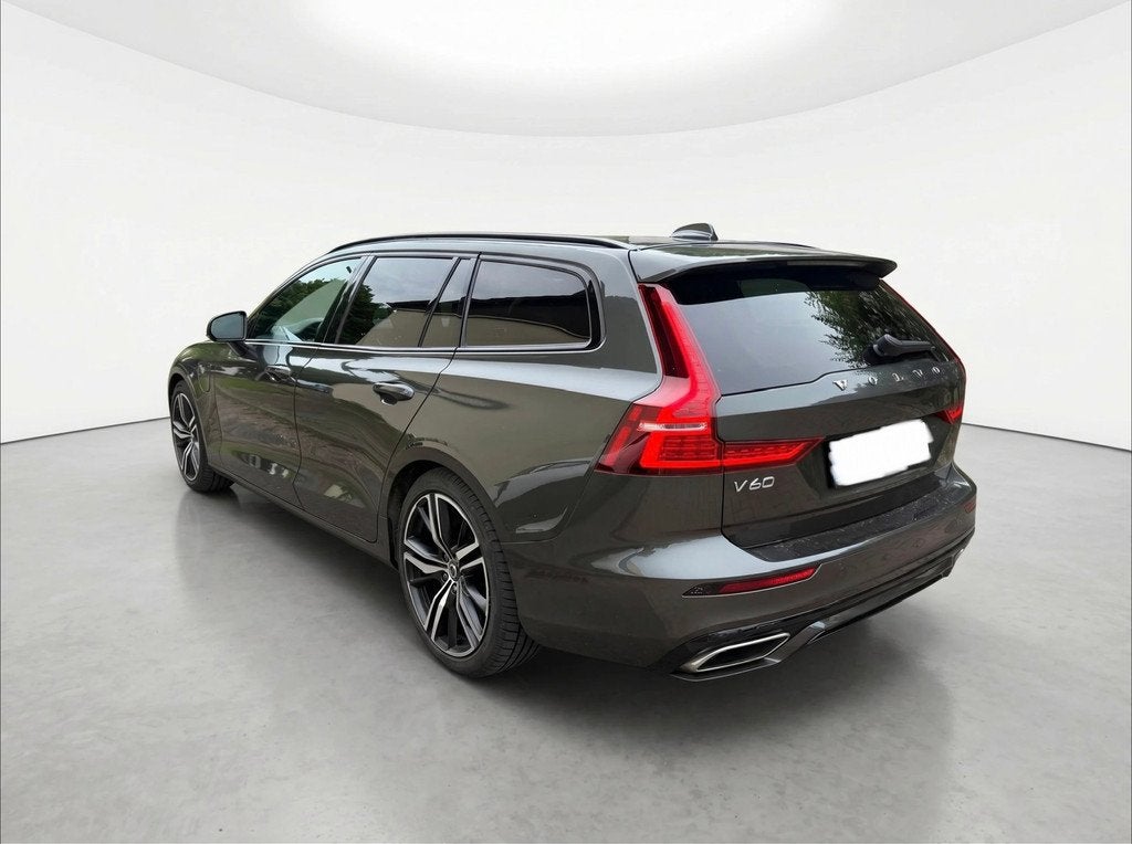 Volvo V60 T6 Recharge AWD R-Design l PANO l H&K l ACC l 360, Automaat, Gebruikt, Zwart, 4 cilinders