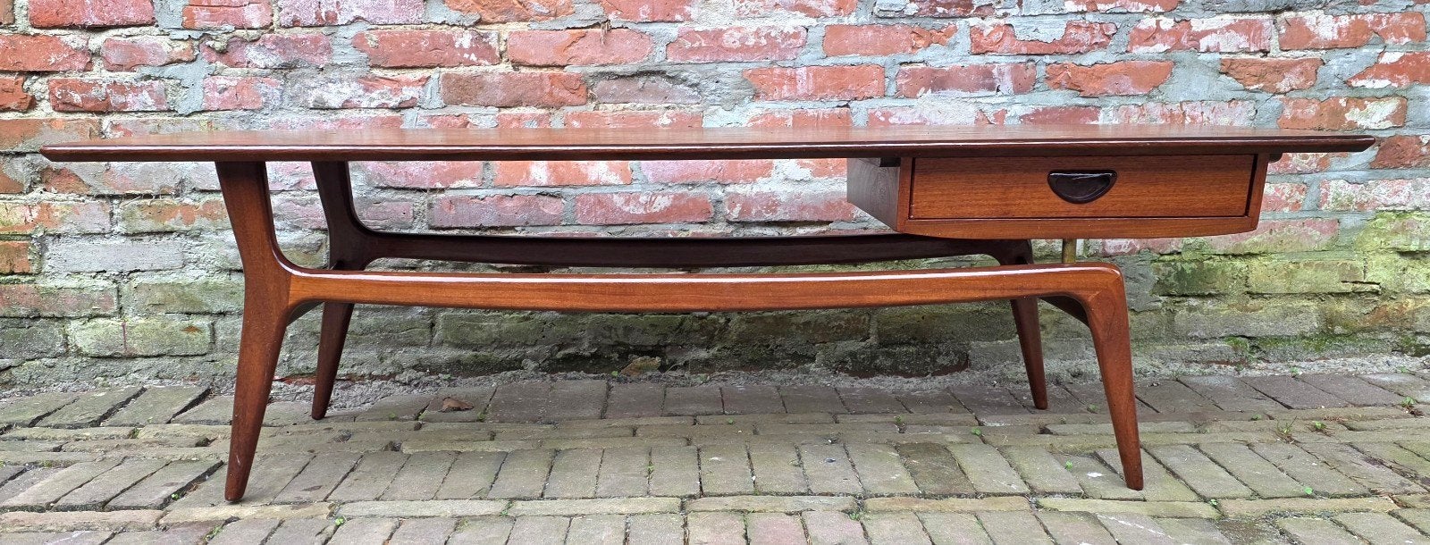 Vintage,  design salontafel.  Louis van Teeffelen. Nr 14, Ophalen, Wébé, Louis van Teeffelen, Rechthoekig