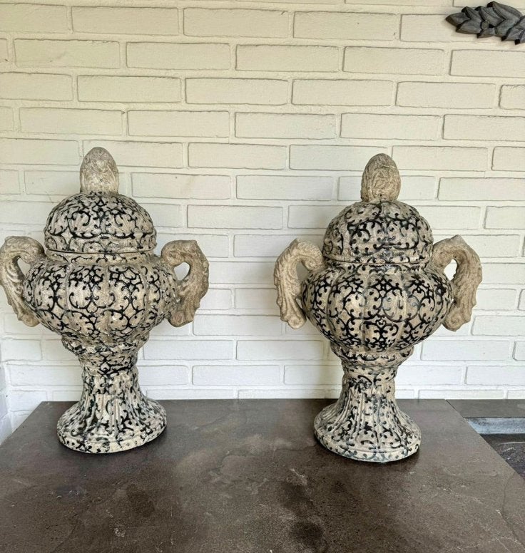 2 Rustieke •Landelijke • Brocante • Stenen • Vazen met Oren, Ophalen of Verzenden, Zo goed als nieuw