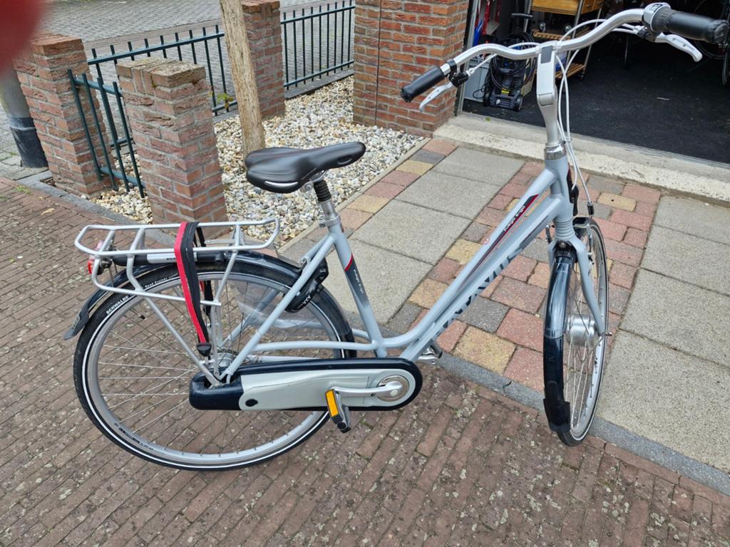 Te koop damesfiets Batavus Fuego, Fietsen en Brommers, Ophalen of Verzenden, Zo goed als nieuw, Batavus, Versnellingen