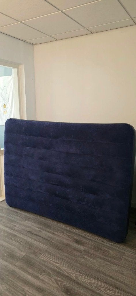 Intex Classic Downy luchtbed 2-persoons 137x191 + elek. pomp, Ophalen, Gebruikt, 2-persoons