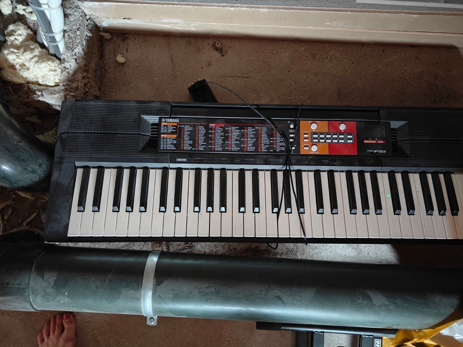Yamaha keyboard met standaard en krukje, Ophalen, Yamaha, Met standaard, 61 toetsen