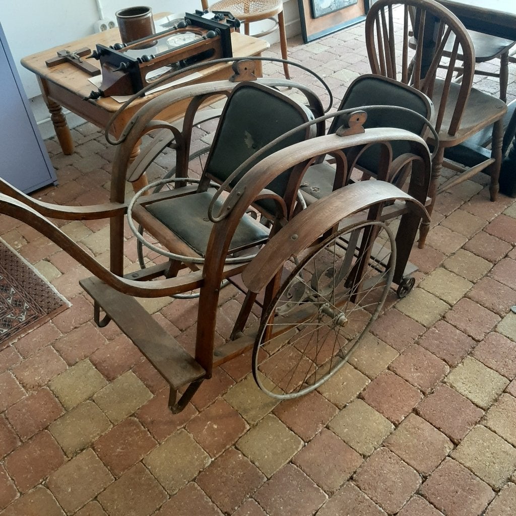 Antieke Thonet tweezits kinderwagen, Antiek en Kunst, Ophalen of Verzenden