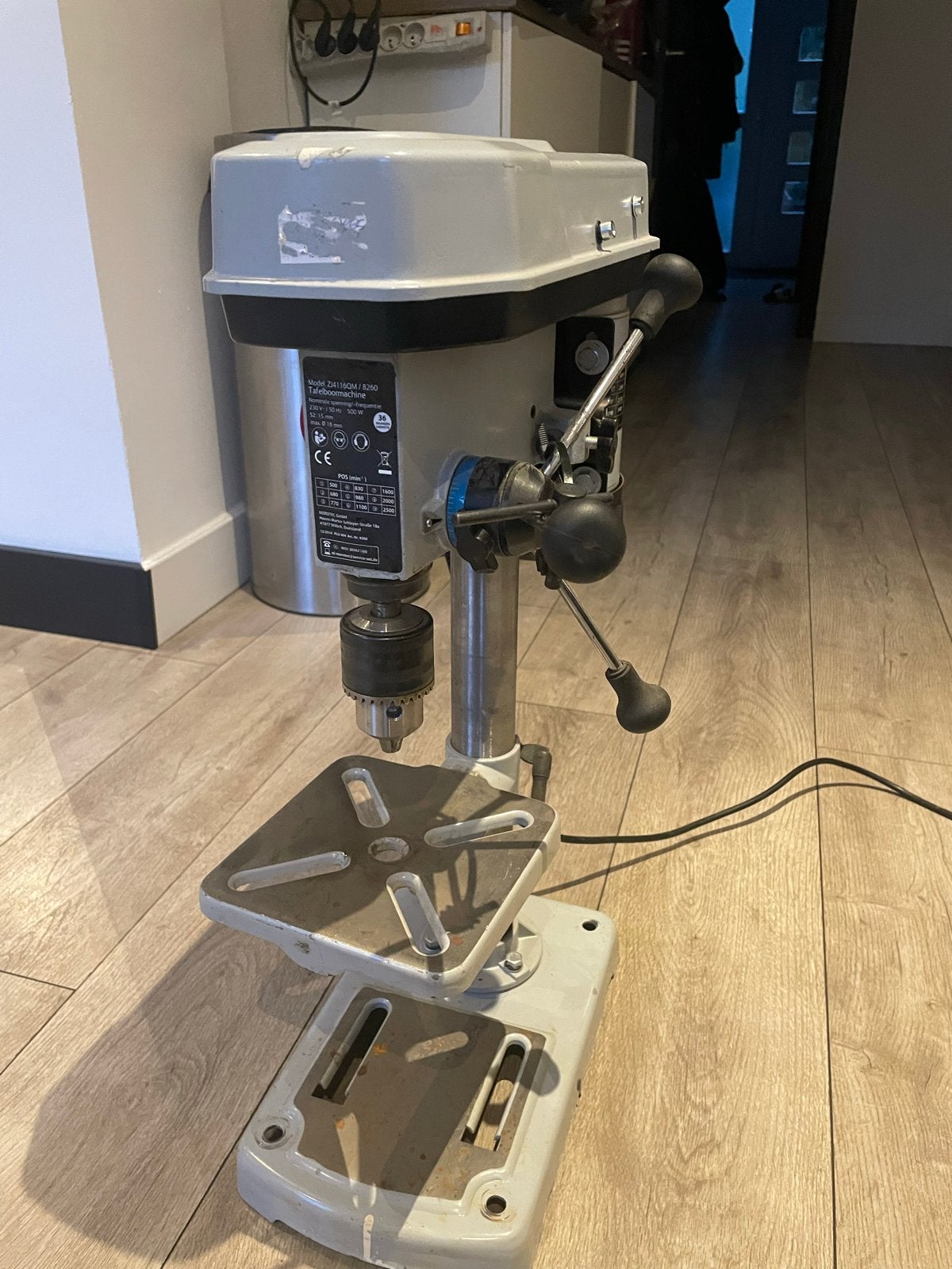 Tafelboormachine - Kolomboormachine 500W, Doe-het-zelf en Verbouw, Gereedschap | Boormachines, Ophalen, Gebruikt, Variabele snelheid