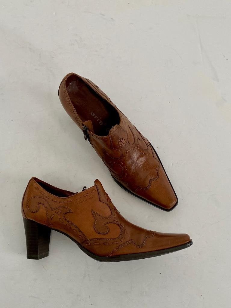 i619 Tamaris mt 37 Lage leren cowboy laarsjes schoenen leer, Tamaris, Bruin, Ophalen of Verzenden, Zo goed als nieuw