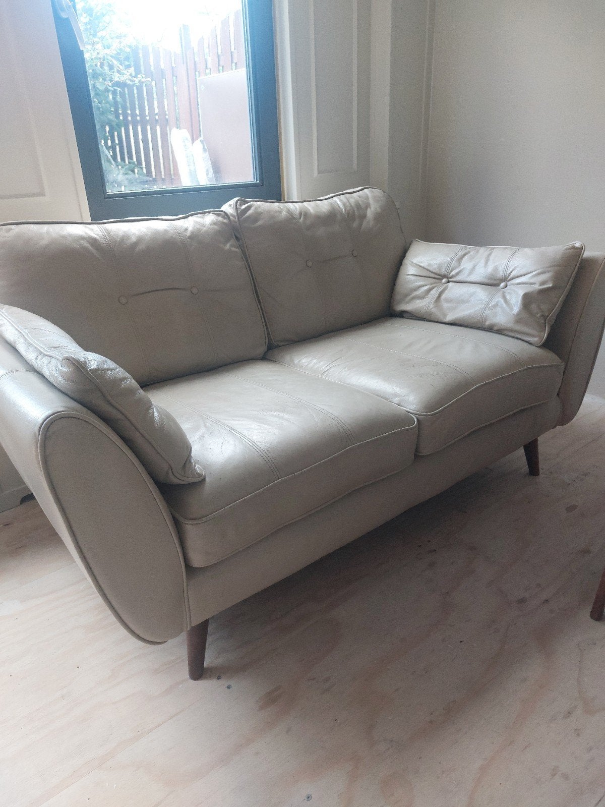 2-zits leren bank merk Dfs in retrostijl, Huis en Inrichting, Gebruikt, 150 tot 200 cm, Tweepersoons, Ophalen of Verzenden