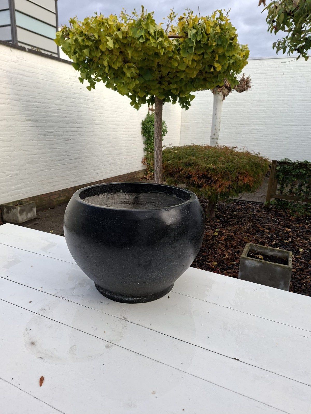 Grote zwarte ronde bloempot voor binnen of buiten, Ophalen, Gebruikt, Rond, Binnen