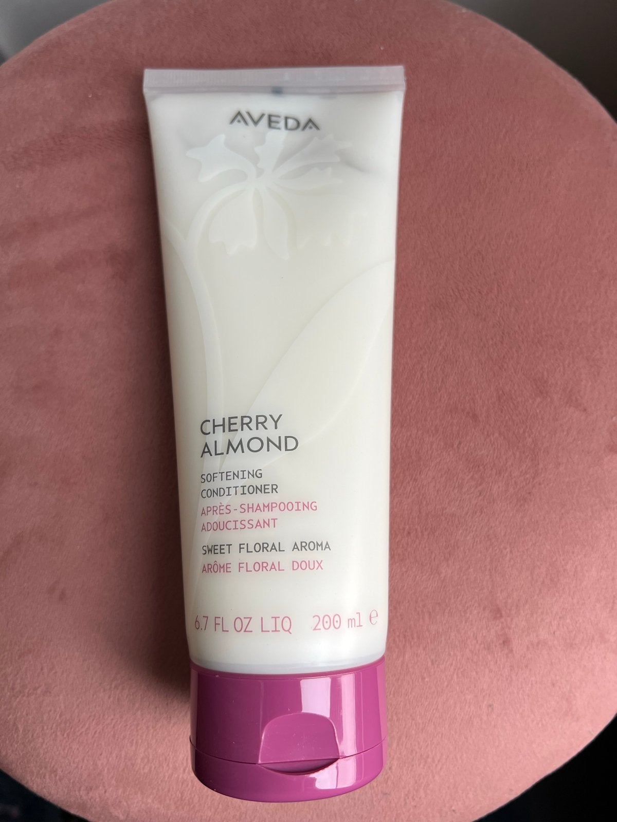 Aveda Cherry Almond Softening Conditioner, Ophalen of Verzenden, Nieuw, Haarverzorger of -hersteller