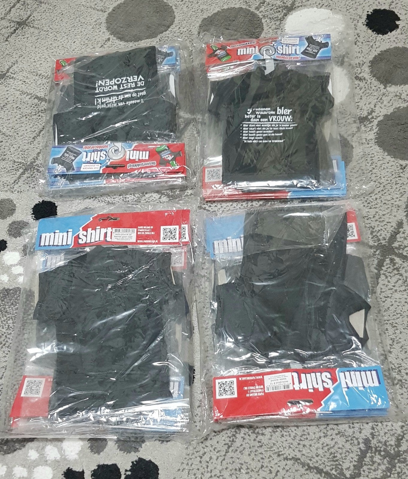 Mini t-shirts met hanger en zuignap, Ophalen of Verzenden, Nieuw, Jongetje of Meisje, Shirtje of Longsleeve