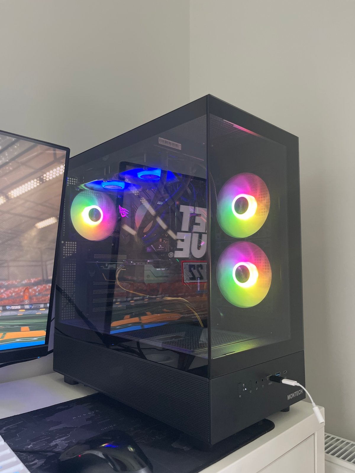 Montech Gaming PC met RGB-verlichting, Ophalen, 32 GB, Zo goed als nieuw, Gaming
