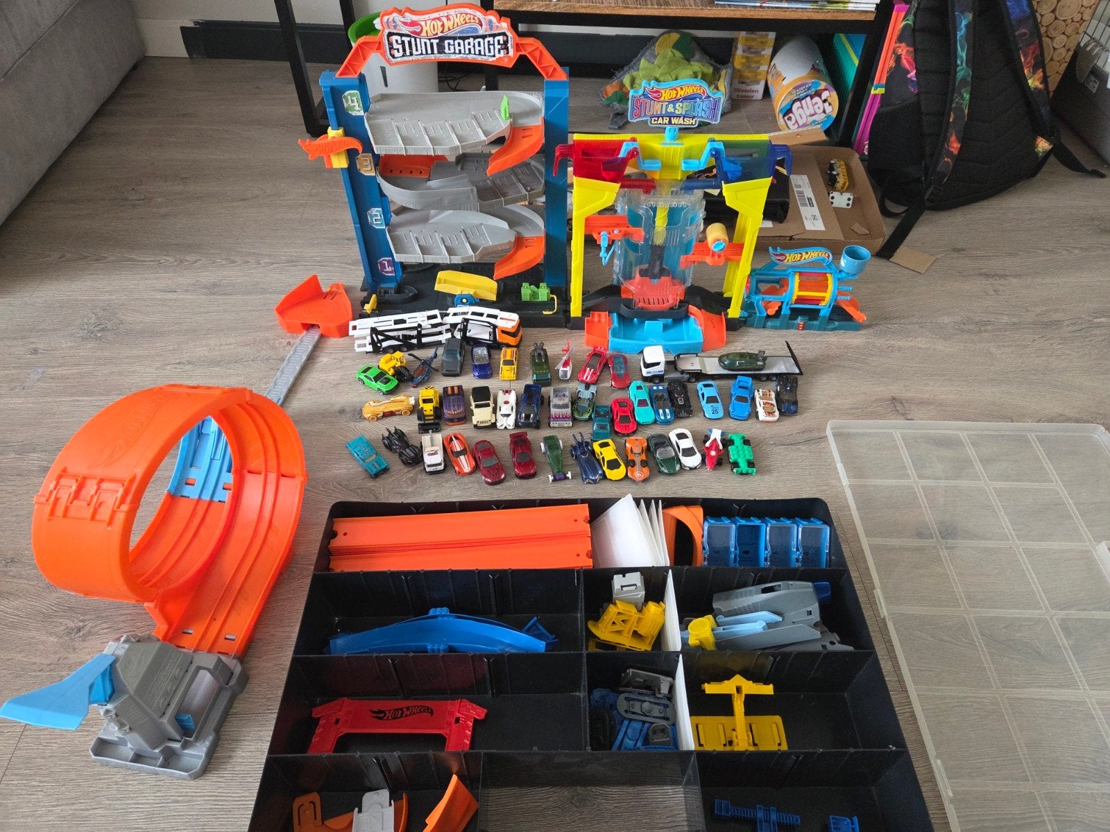 Hot Wheels Stunt Garage, Stunt & Splash Car Wash + auto's, Ophalen, Zo goed als nieuw