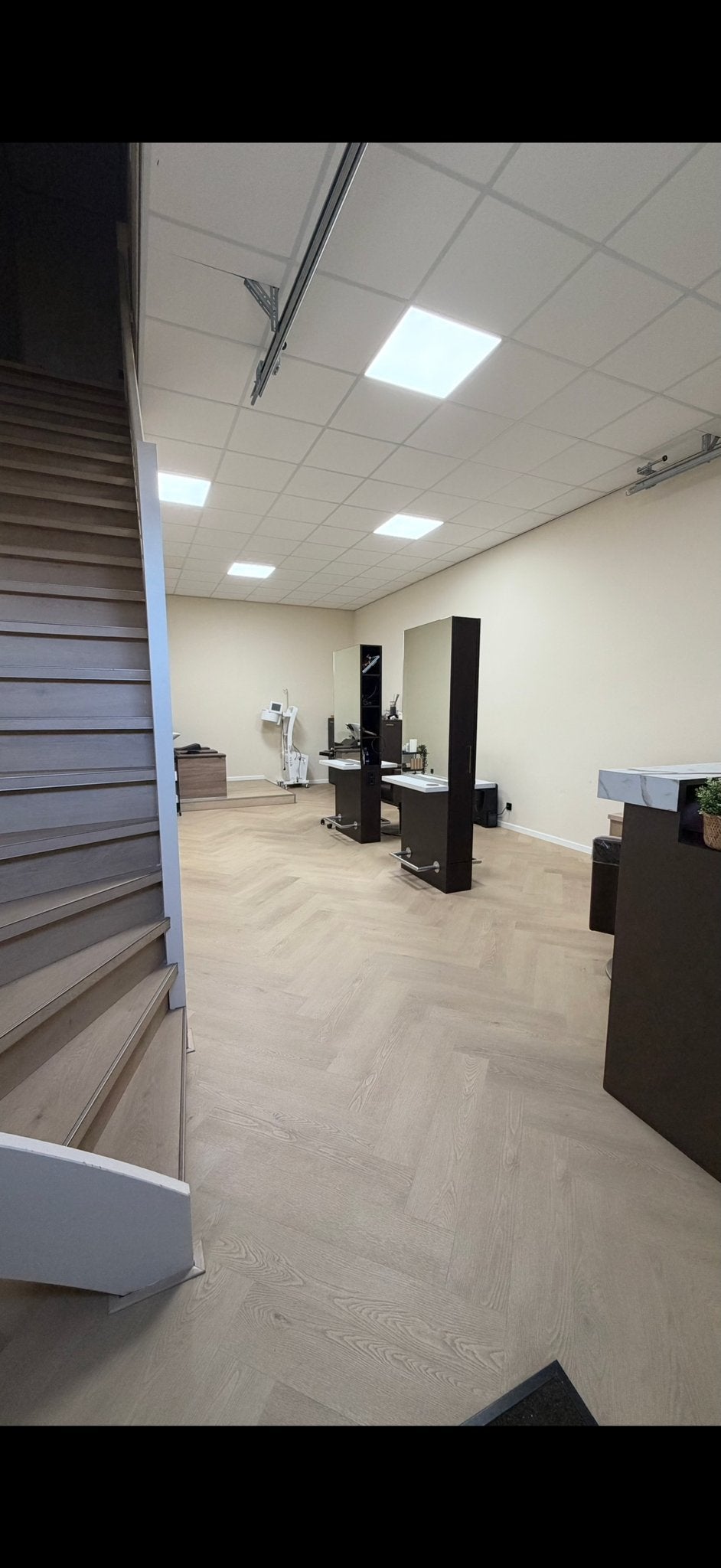 Praktijkruimte ter overname - 100m² in Almere-Stad, Praktijkruimte