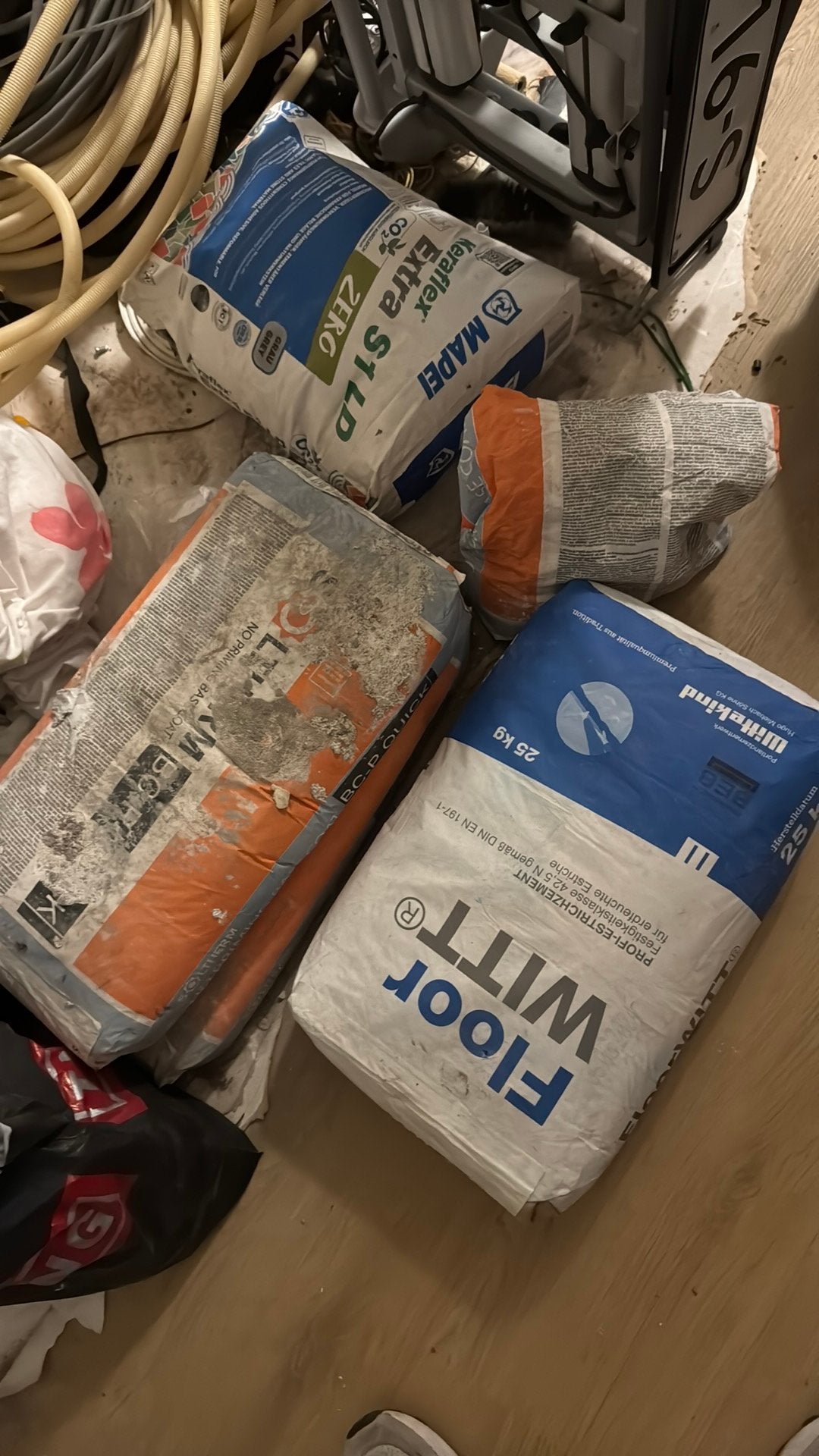 Bouw overschot specie , stucwerk, Ophalen, Zo goed als nieuw
