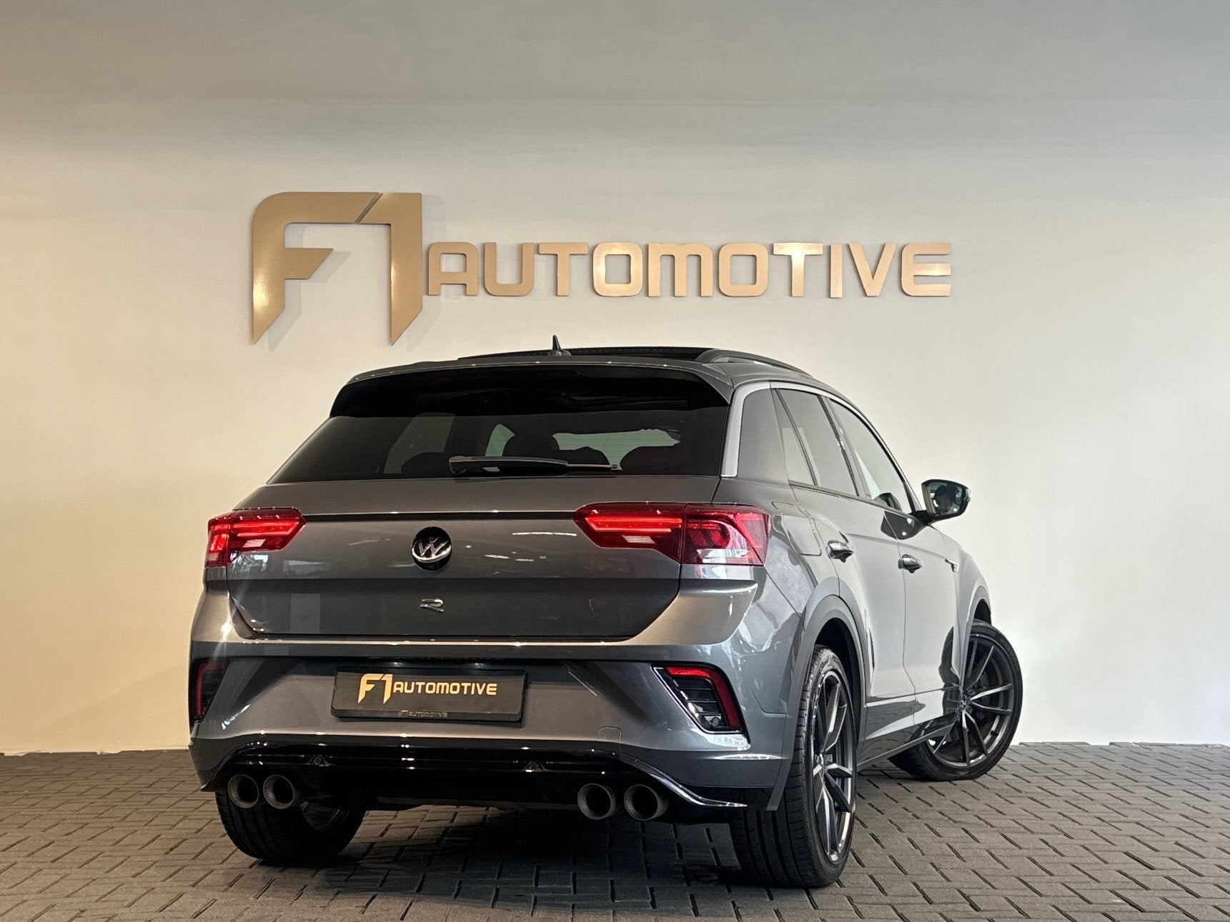 Volkswagen T-ROC 2.0 TSI 4Motion R Pano|Akra|Keyless|Sfeer, Auto's, Volkswagen, Gebruikt, 4 cilinders, 1984 cc, Bedrijf