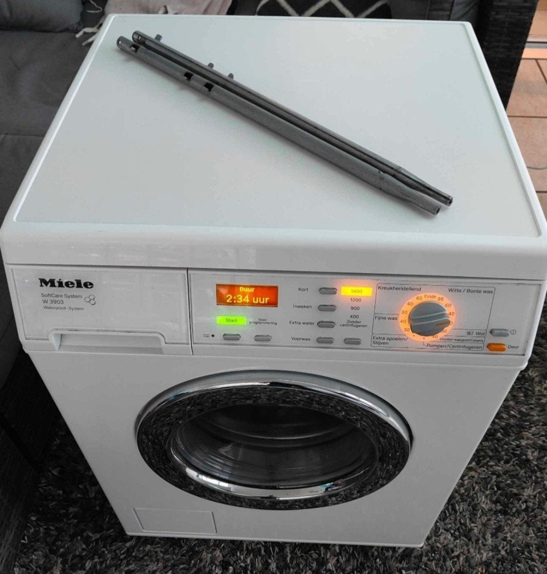 Miele 6Kilo 1400 toeren A+++ energiezuinige wasmachine, Ophalen, Zo goed als nieuw, Voorlader, 85 tot 90 cm