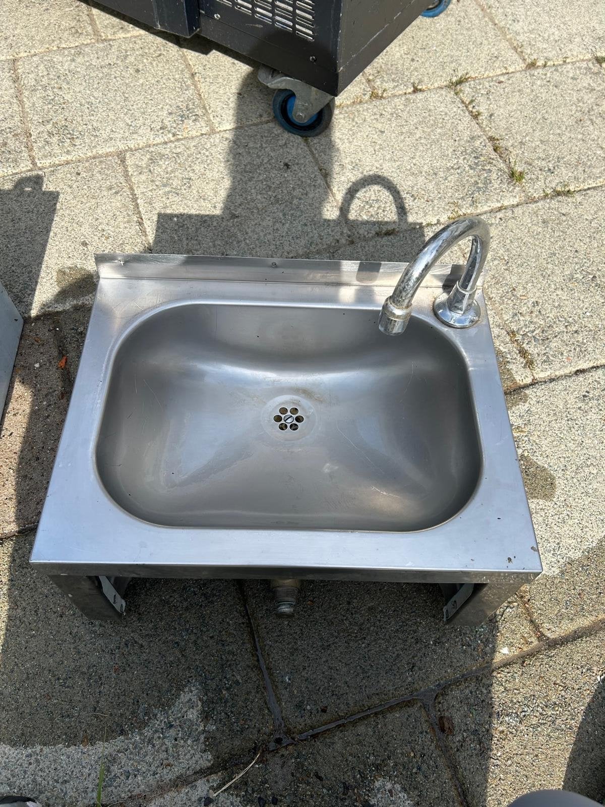 RVS Wastafel met Kraan - Gebruikt, Doe-het-zelf en Verbouw, Sanitair, Ophalen of Verzenden, Gebruikt, Rvs, Wastafel