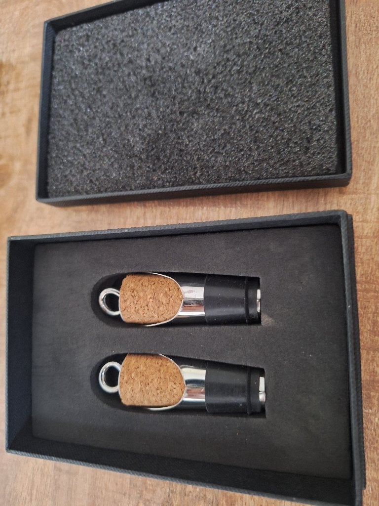 2x wijnschenker met stop / schenktuit + kurk, Overige typen, Ophalen of Verzenden, Nieuw