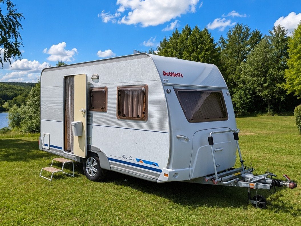 Dethleffs New Line 420T - voortent - fietsenrek - BOVAG 2025, Caravans en Kamperen, Vast bed, Standaardzit, Particulier, Tot en met 4