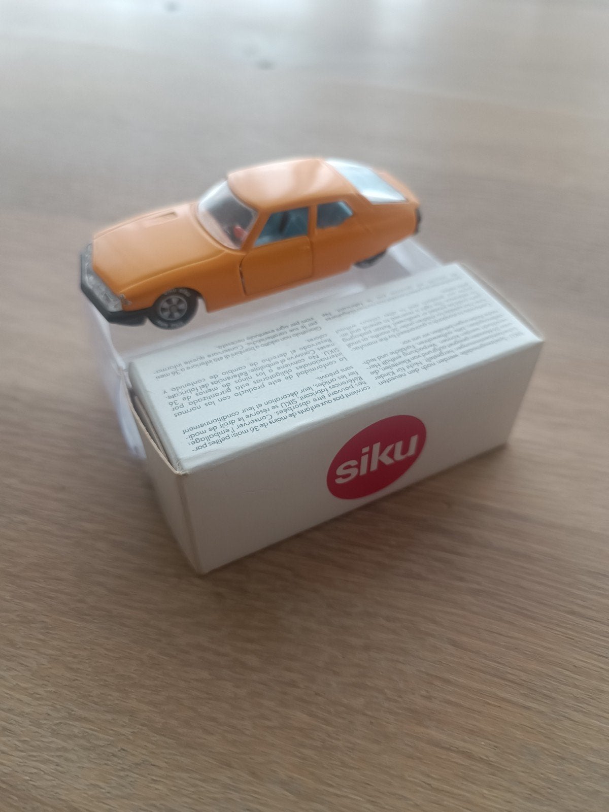 Siku SM modelauto - Oranje, Ophalen of Verzenden, Tractor of Landbouw, SIKU