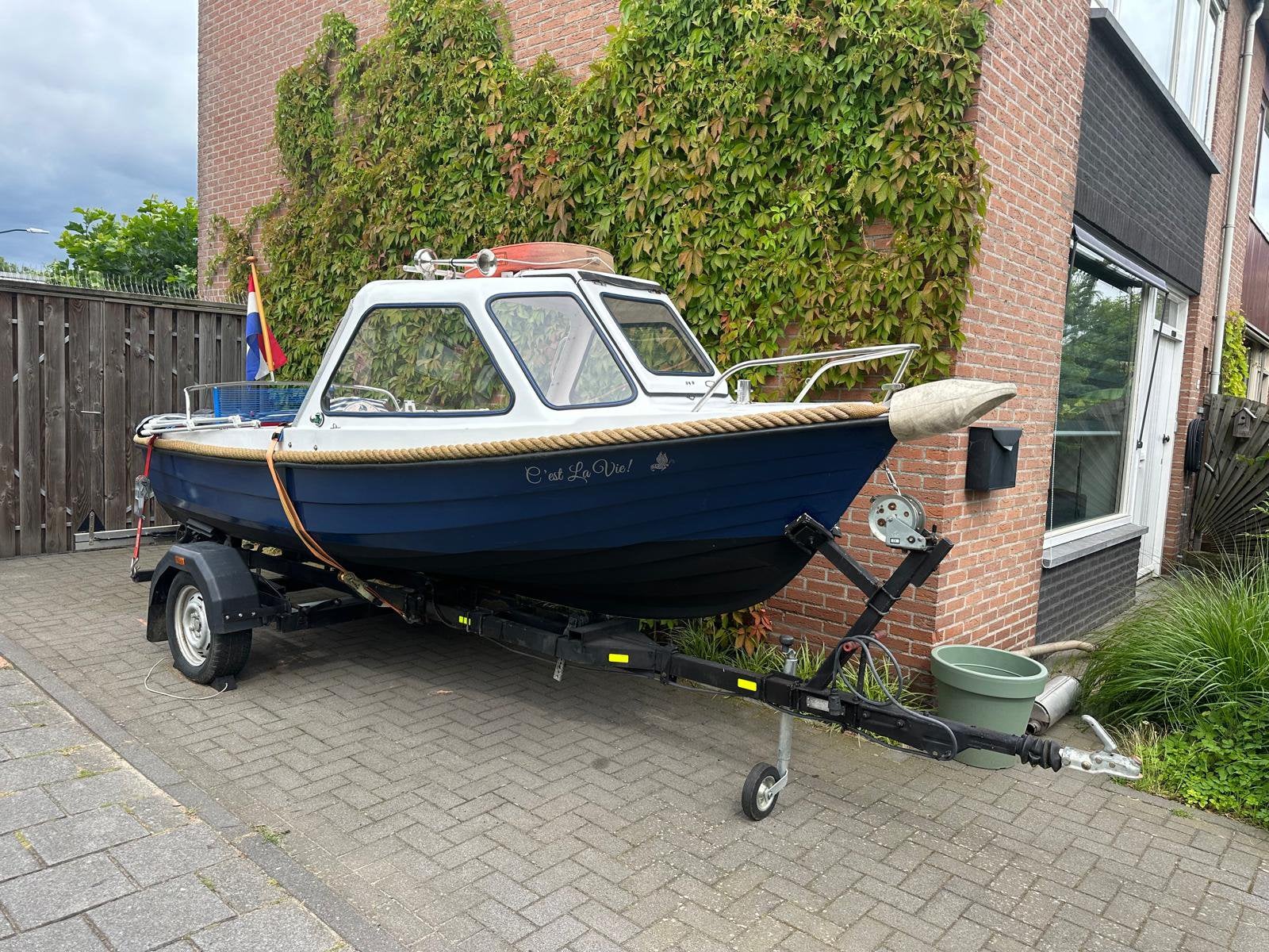 Leuke boot incl trailer!, Watersport en Boten, Motorboten en Motorjachten, Buitenboordmotor, Sloep, Zo goed als nieuw, Trailer