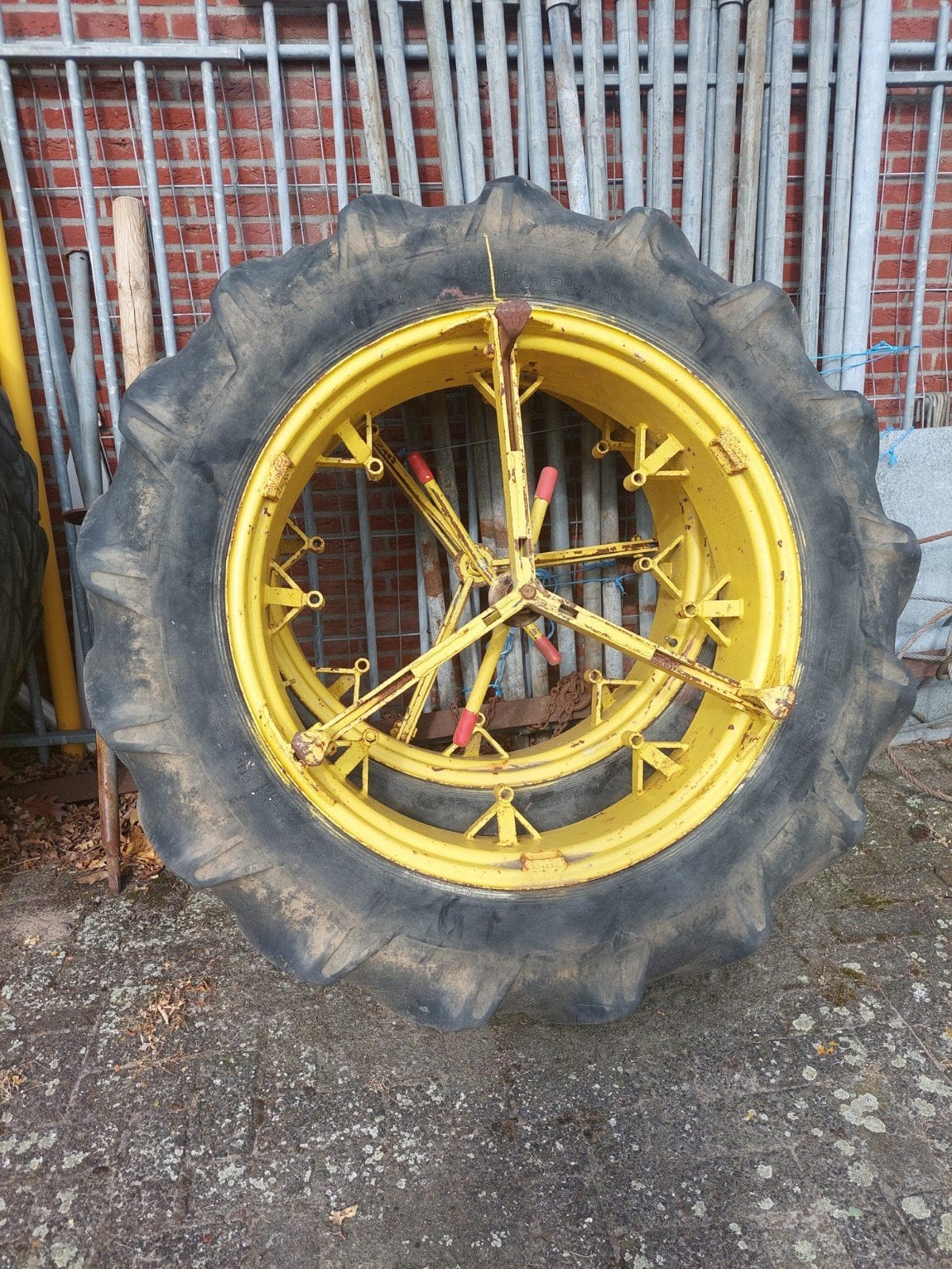 Kleber Super 50 en Vredestein tractorbanden met velgen, Ophalen