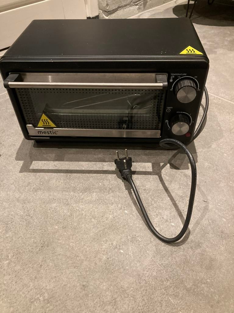 Mestic camping oven in goede staat en prima werkend., Ophalen, Zo goed als nieuw