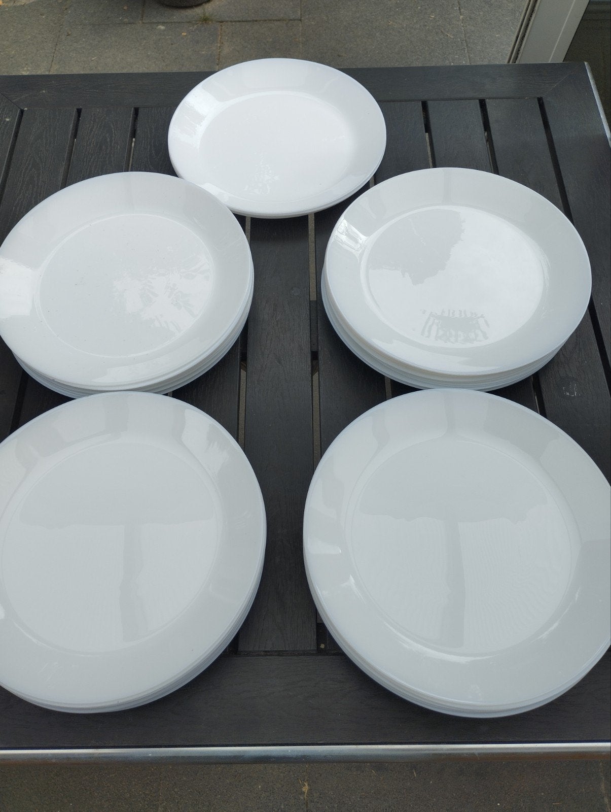 Catering set: borden, bestek, isolatiekist met dekschalen, Ophalen