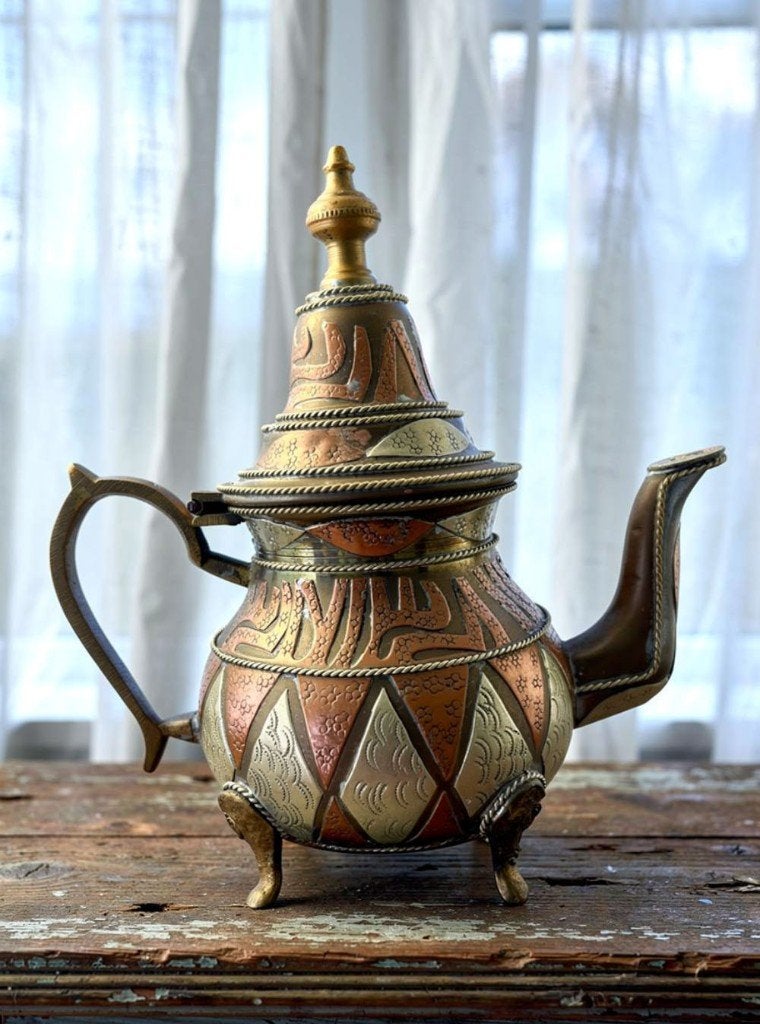 Traditionele Marokkaanse theepot in vintage stijl., Antiek en Kunst, Antiek | Koper en Brons, Ophalen of Verzenden, Koper