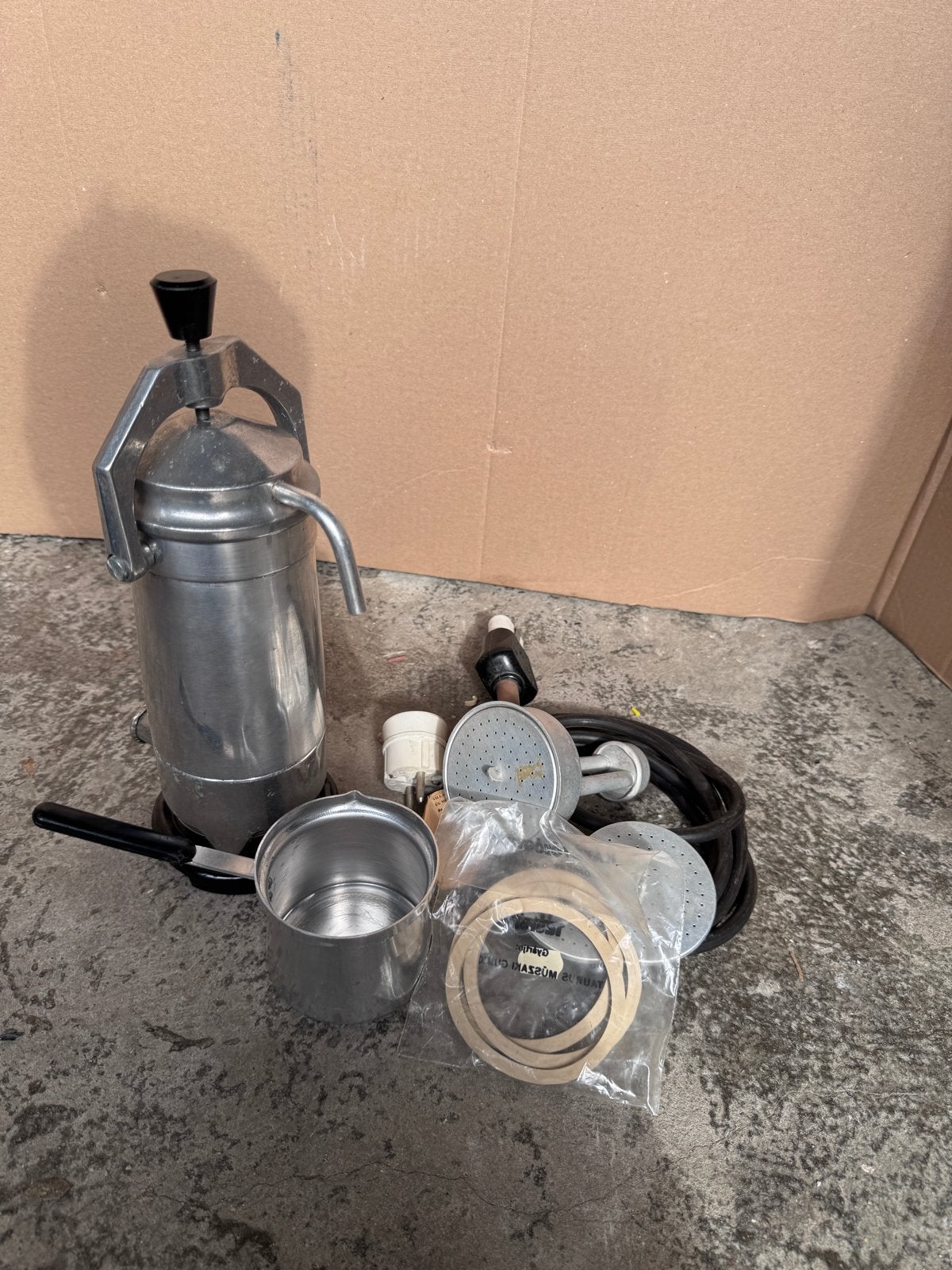 Vintage 230v percolator koffie machine - Decoratie, Witgoed en Apparatuur, Ophalen, Niet werkend, Koffiemachine, Gemalen koffie