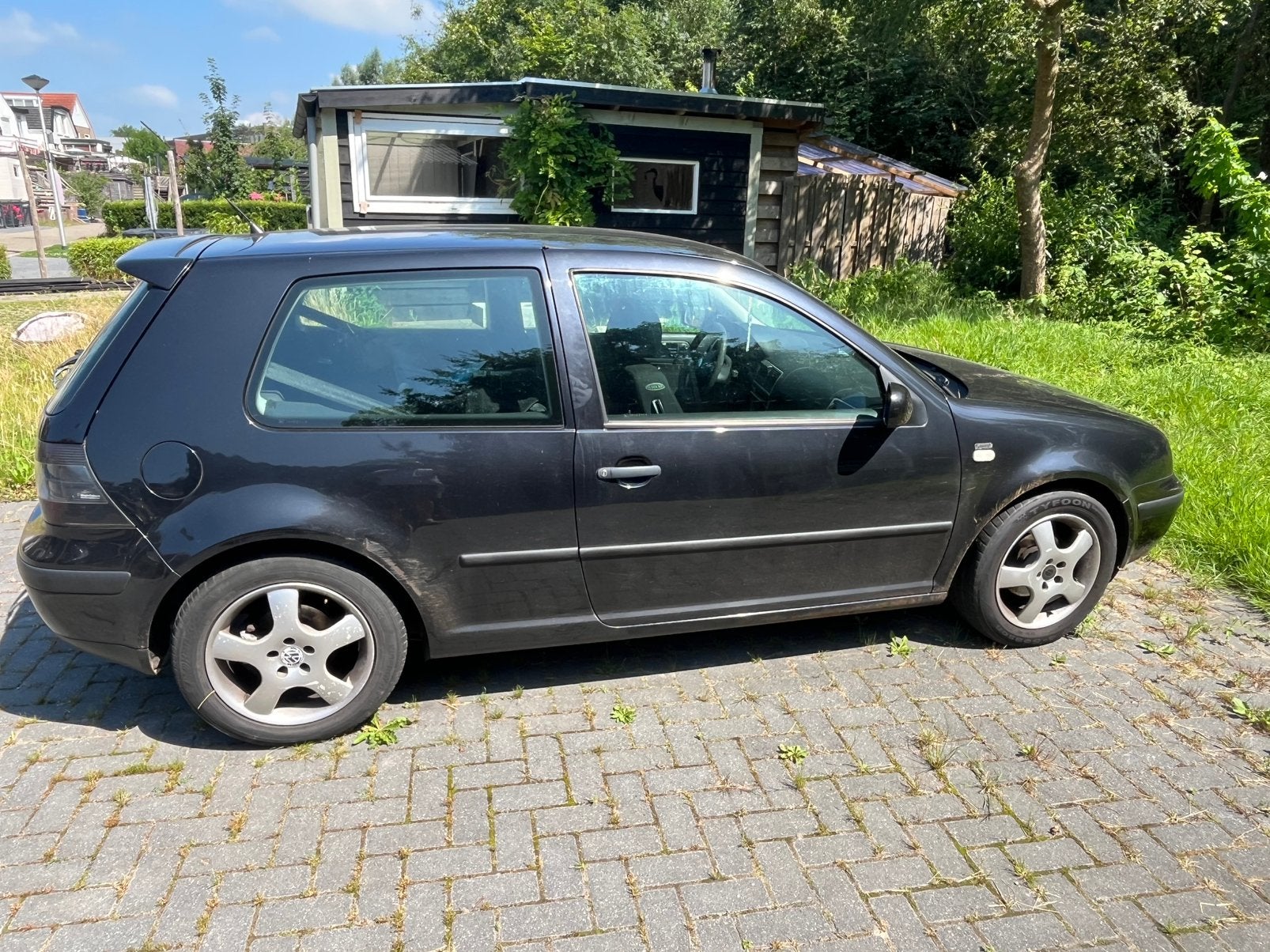 Volkswagen Golf 1.6 74KW 2000 Zwart, Auto's, Volkswagen, Stof, Zwart, 4 cilinders, 100 pk