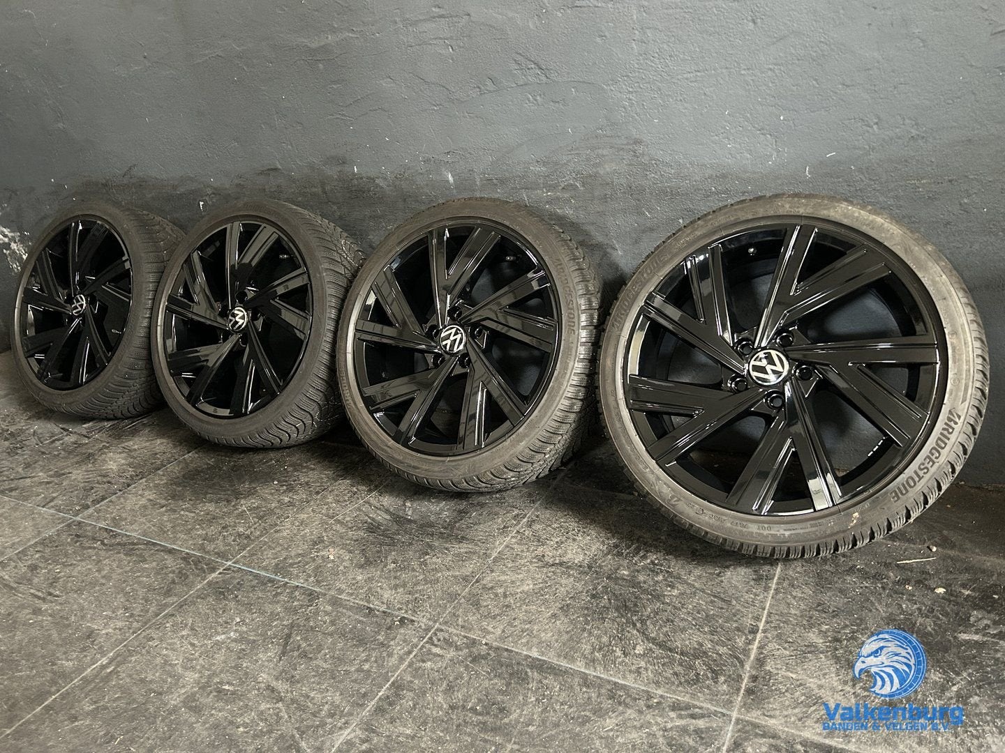 6-7mm! Originele VW Golf 8 GTI 5H Bergamo 18 inch zwarte vel