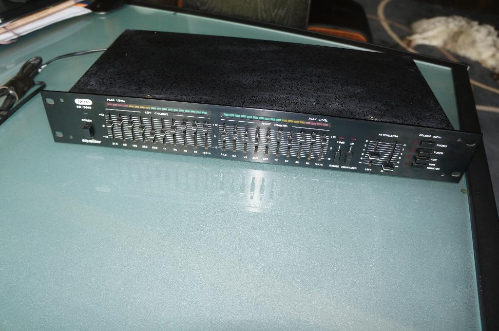 Alecto EQ-2400 equalizer, Ophalen of Verzenden, Gebruikt