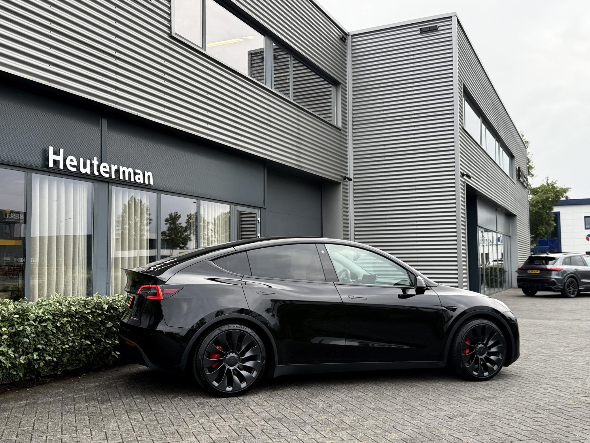 Foto 14 van Tesla Model Y Performance AWD/Pano/Autopilot